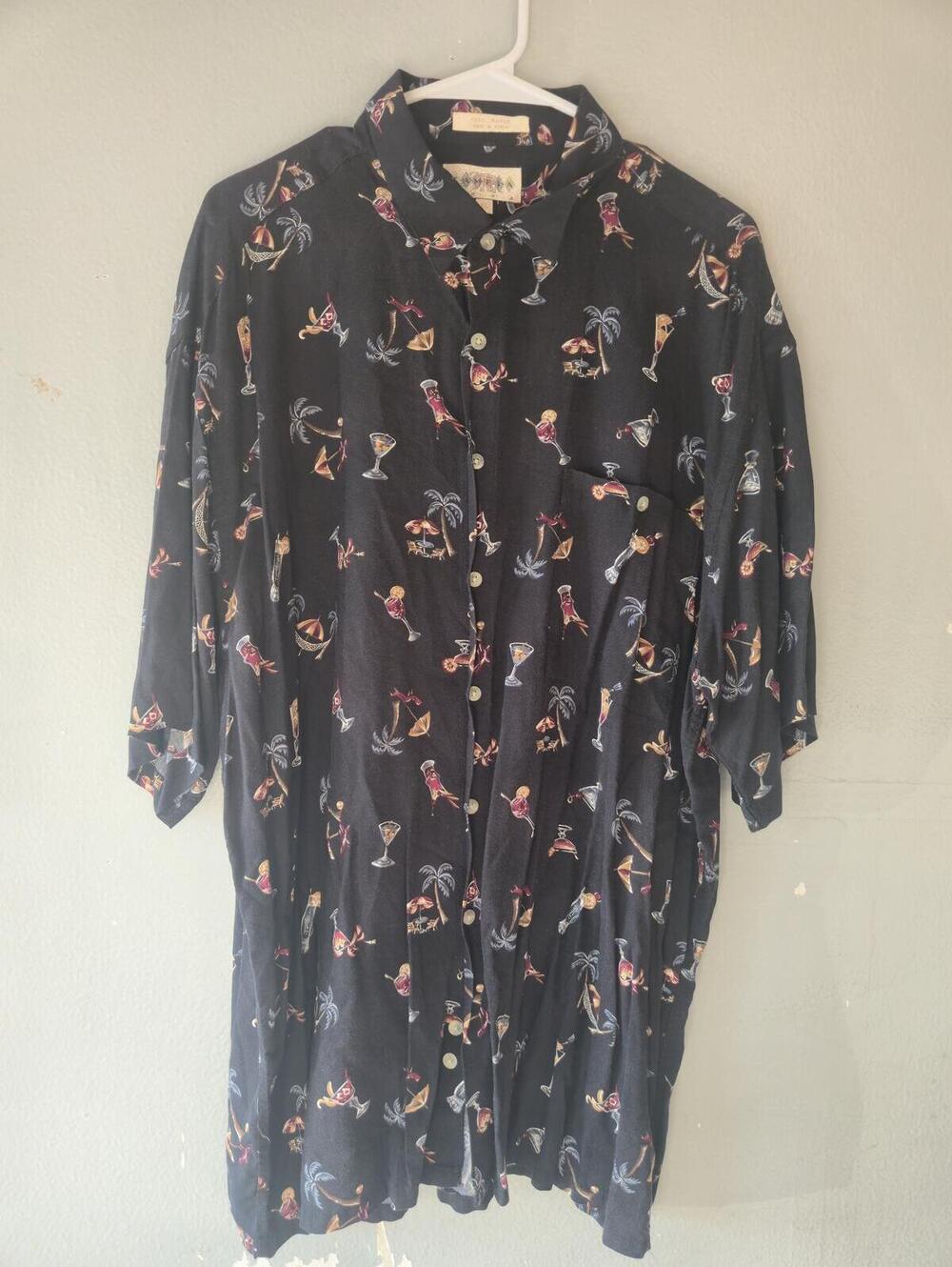 Compra Black Rayon Button-Up Shirt with Cocktail Print XL